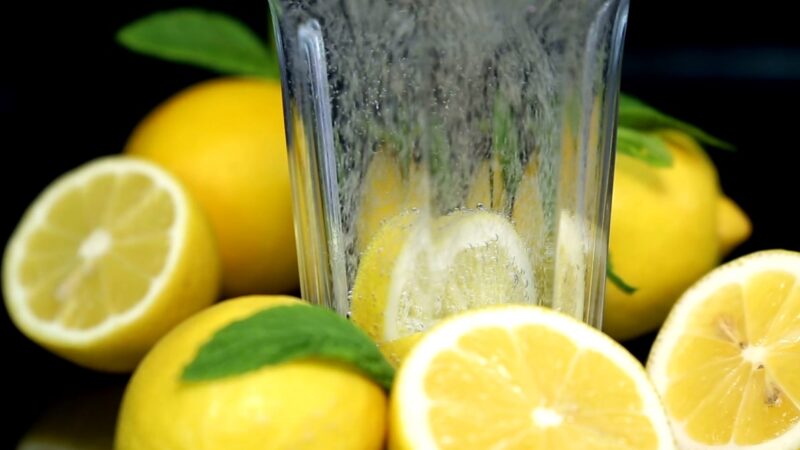 Role of Lemon Water in Photosensitivity