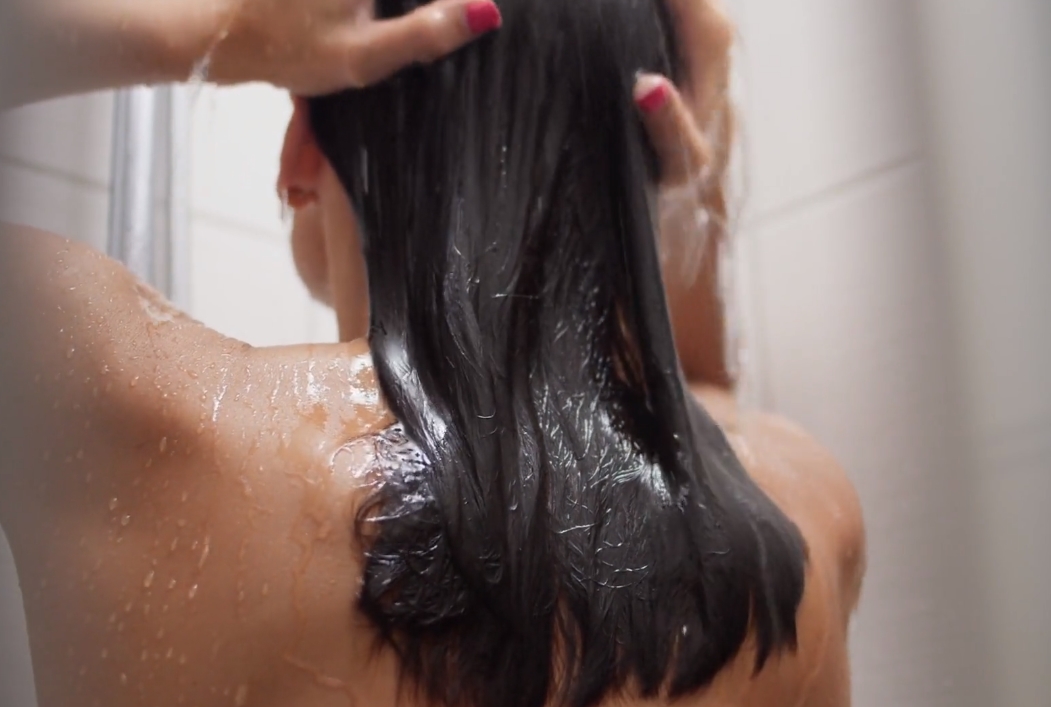 Washing and Rinsing Hair after oil Treatment